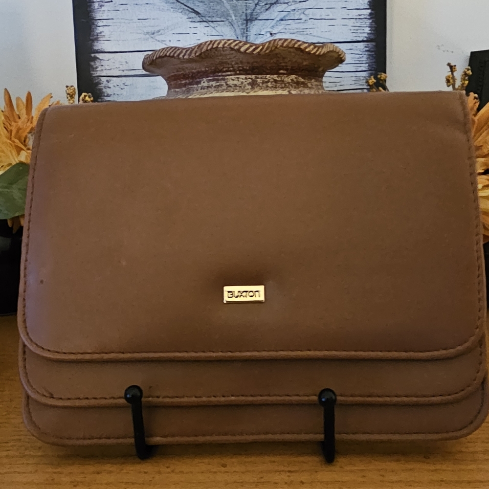 Buxton Vintage Triple Layer Clutch/Cross Body EUC